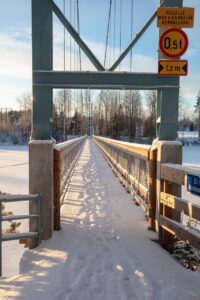 地方で地元の人とマッチングアプリを使って探す方法は？