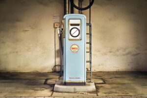 地方でマッチングアプリを使う際のガソリン代を話題にしない方法は？